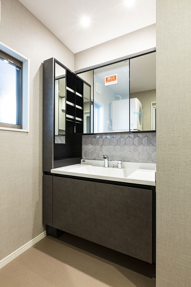 レアルハウス 【愛知県|廊下とつながる土間収納|趣味を楽しむ】収納力と利便性にもこだわった、お洒落に見せる住まいの建築実例画像8