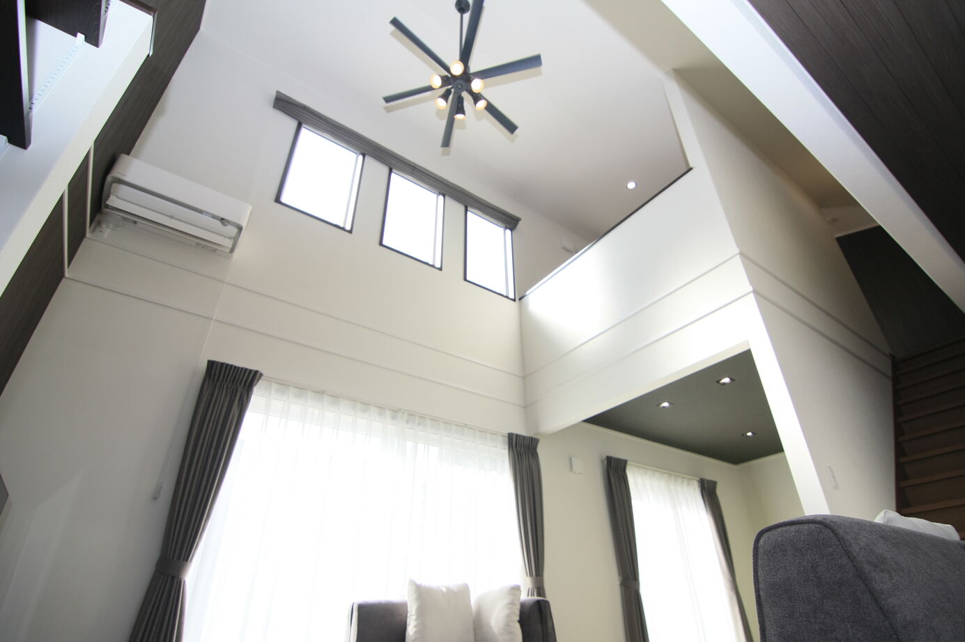 池上建設 生活動線に優れ、吹き抜けとロフトが魅力の高気密高断熱住宅の建築実例画像3