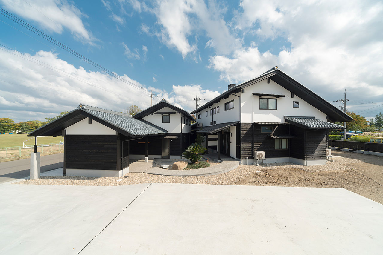ハウジングサービス 【5LDK+車庫+倉庫】四季の美しさを取り入れ、自然の力を活用したパッシブデザインの建築実例画像2