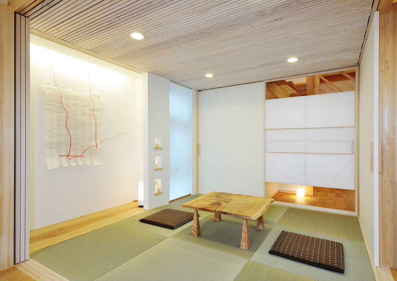 ハウジングサービス 【４LDK+中2階+ロフト】スキップフロアでつながる空間と家族。ママ目線で考え抜かれた自然素材の家の建築実例画像4