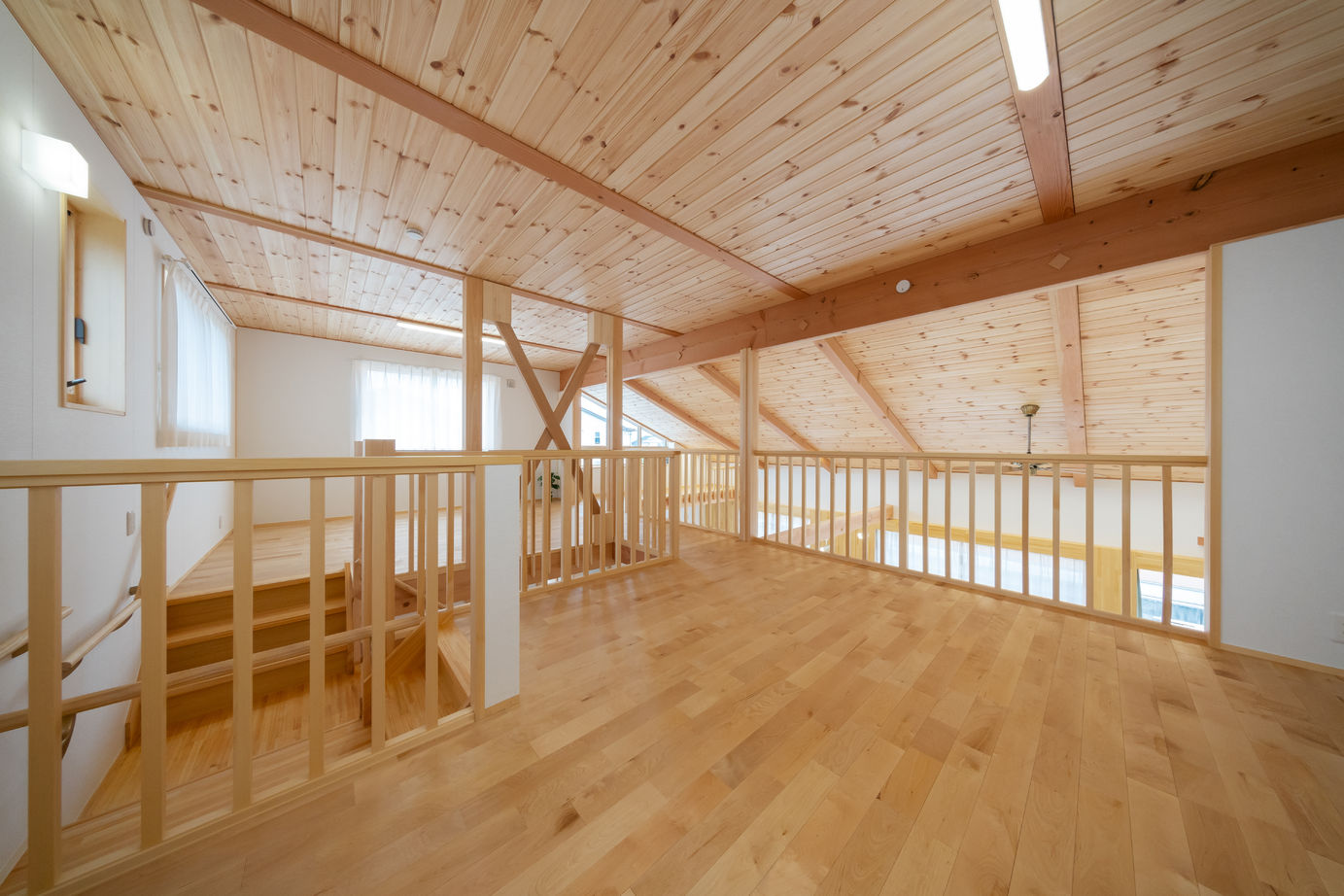 ハウジングサービス 【二人で暮らす平屋風の家/39.65坪】木に包まれた心地よさと安心感が魅力の住まいの建築実例画像4