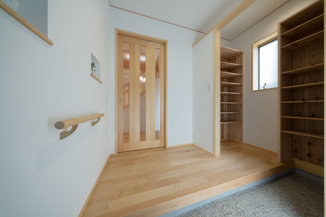 ハウジングサービス 【二人で暮らす平屋風の家/39.65坪】木に包まれた心地よさと安心感が魅力の住まいの建築実例画像7