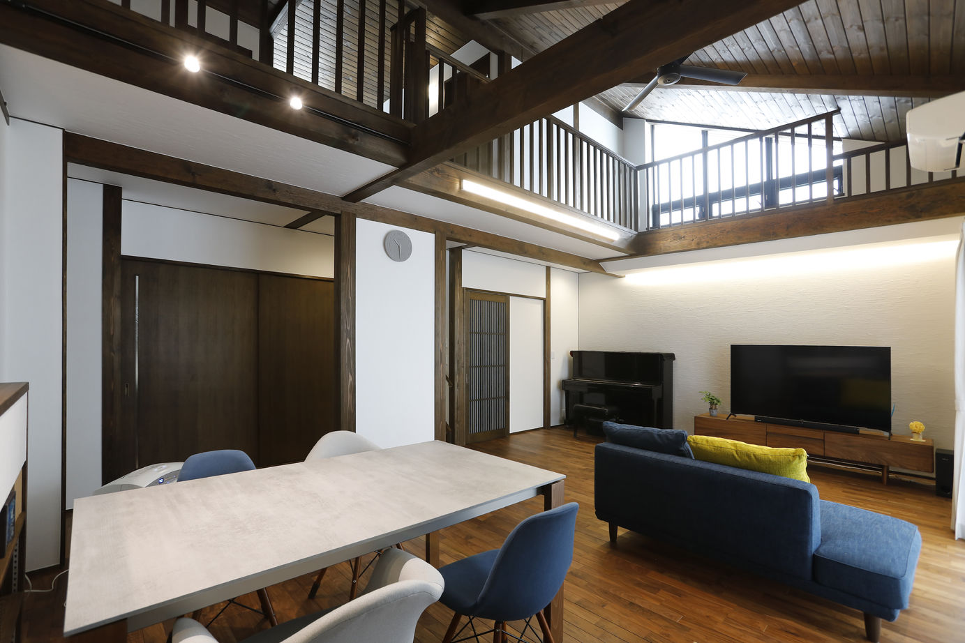 ハウジングサービス 【平屋風×古民家風×ロフト書斎】リビング重視の平屋風。どこか懐かしい古民家風の住まい。の建築実例画像3