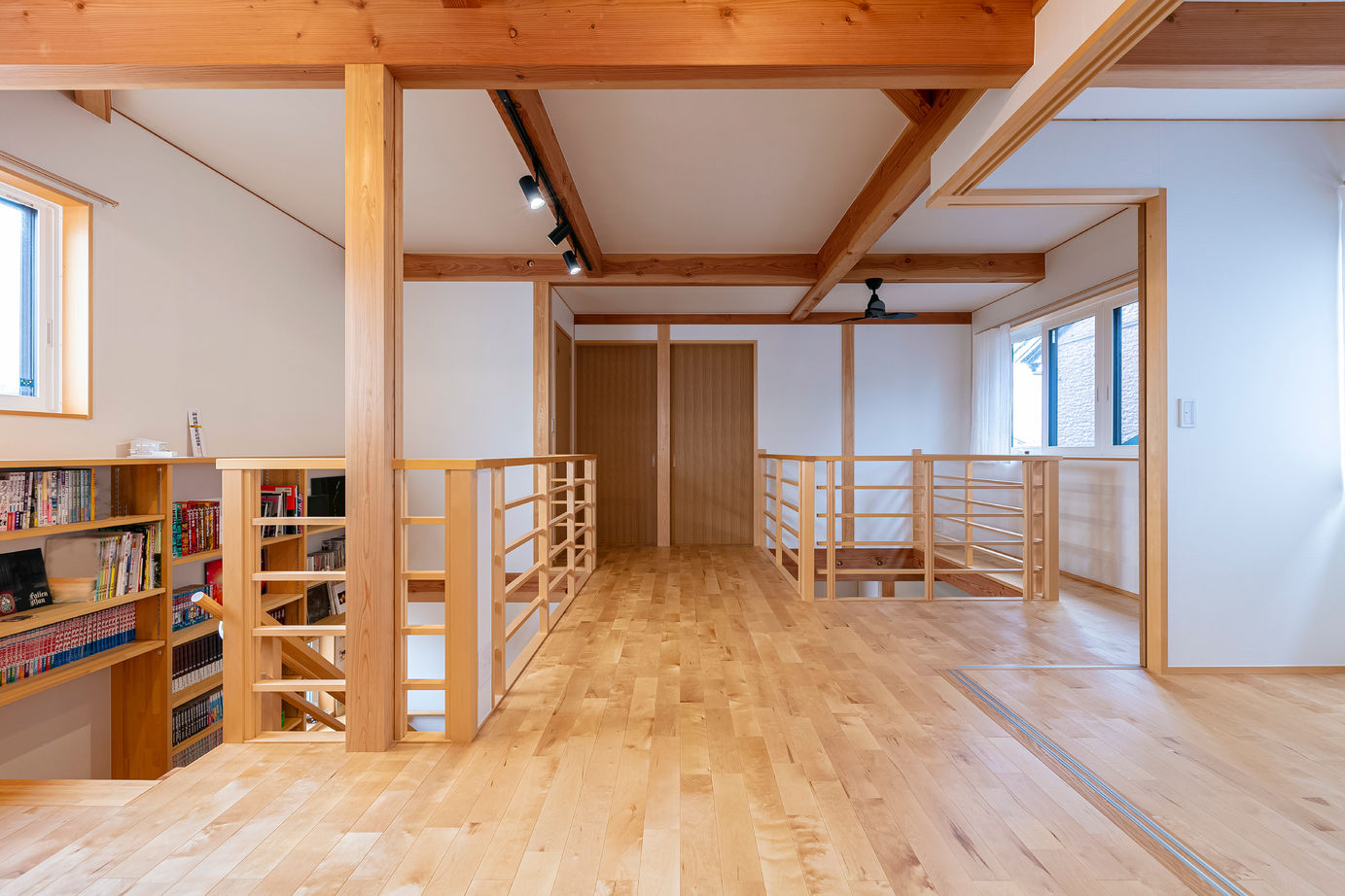 ハウジングサービス 【敷地52坪/33坪/3LDK/木70％/壁付キッチン】趣味を満喫する住まいの建築実例画像6