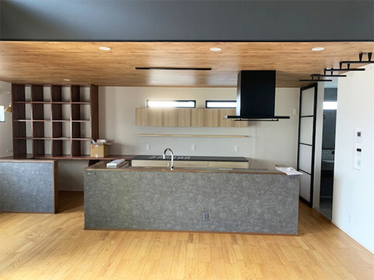 山田工務店 勾配天井で広々リビングがある平屋の住まいの建築実例画像5