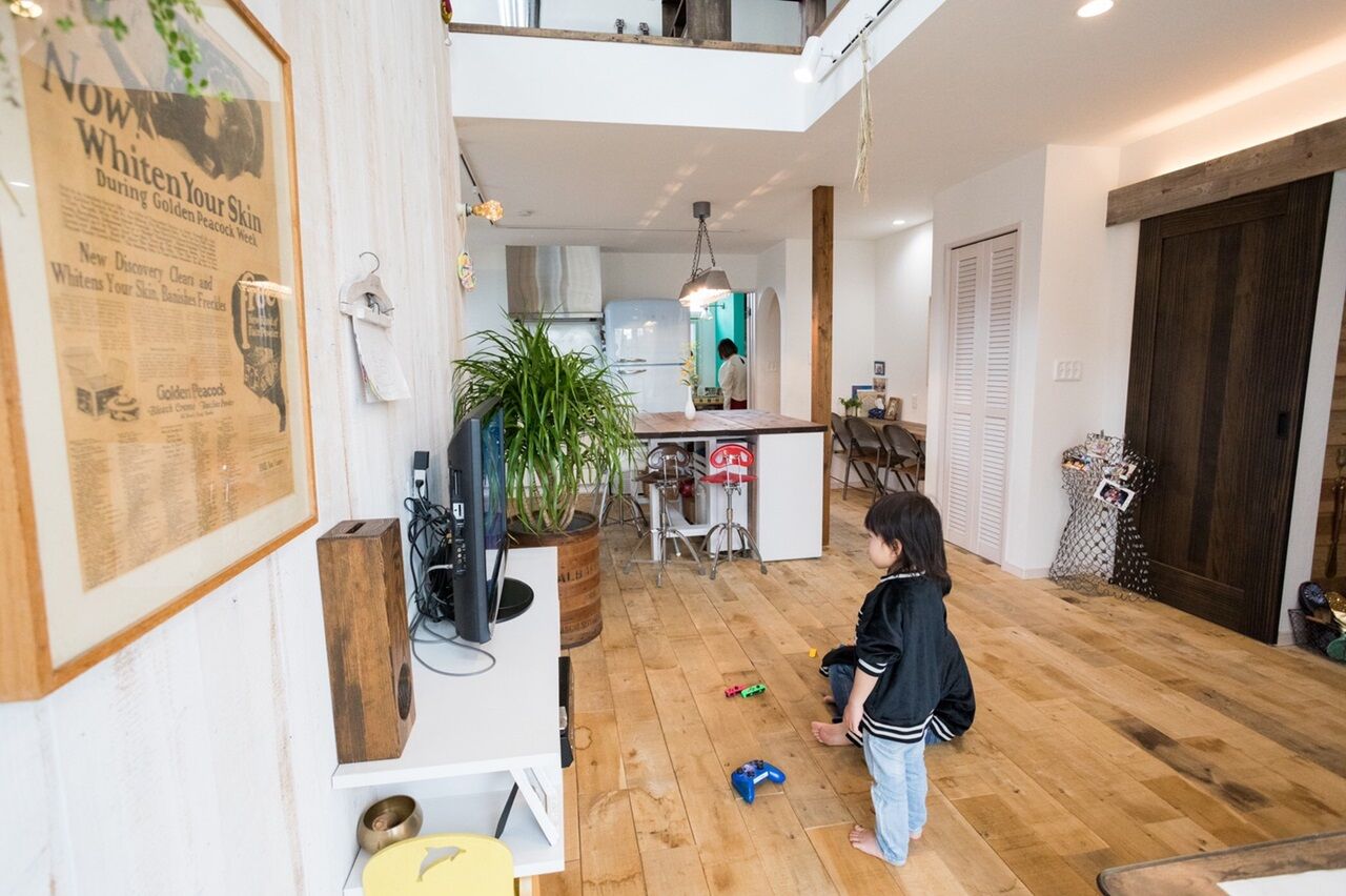 Oceansforest HOMES（豊木材株式会社） 【サーファーズハウス/吹抜け/30坪】やりたいことを全部詰め込んだ、よくばり多国籍ハウスの建築実例画像2