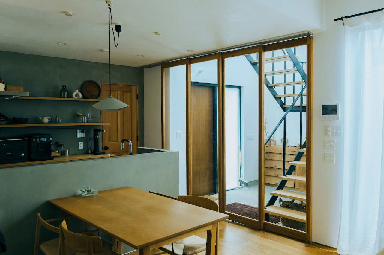 Hello architects 【変形地/テラス】土地の特徴を活かしてこだわりを詰め込んだ、訪れる人を魅了する家の建築実例画像1