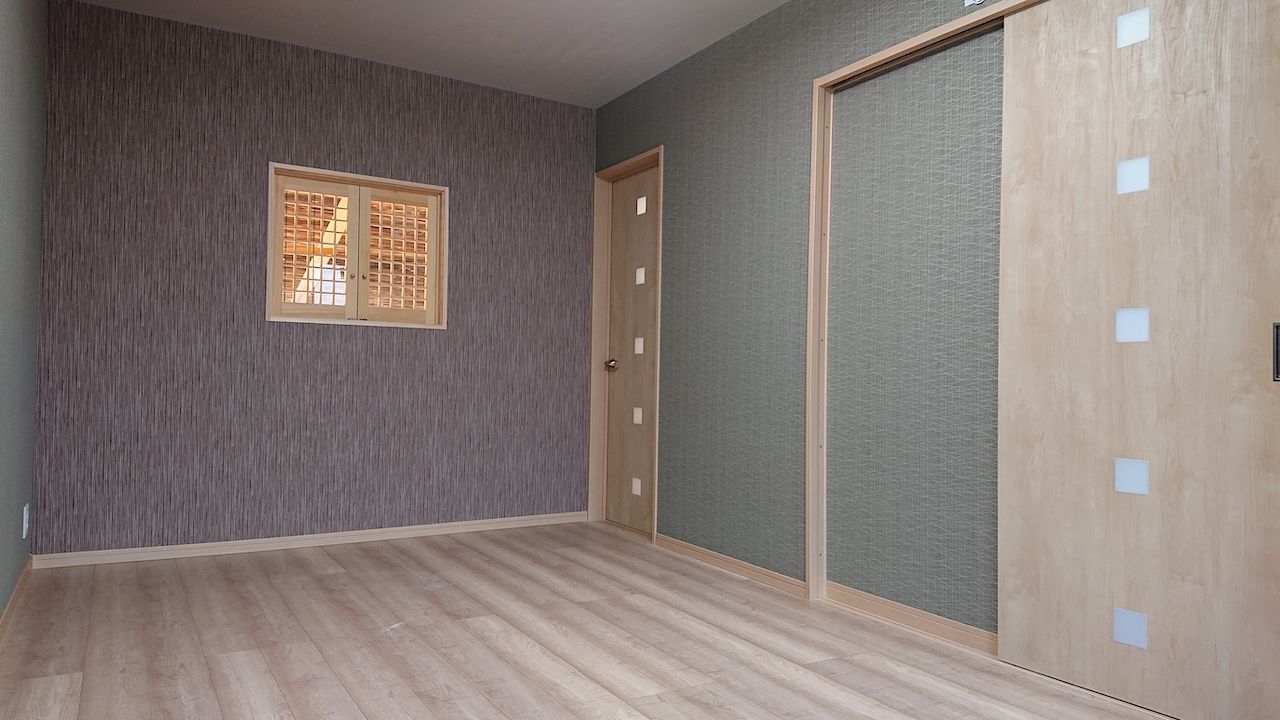 タクミ建設 現代の暮らしにもしっかり配慮。京都府産の木と伝統的な和の設えで京町家を再現した出格子や坪庭が魅力の家の建築実例画像9