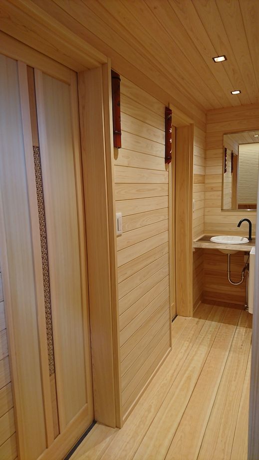 タクミ建設 京都府産の木を贅沢に使用。組子細工に名栗加工に剣先仕上げ、職人技が詰まった3階建ての店舗兼二世帯住宅の建築実例画像8