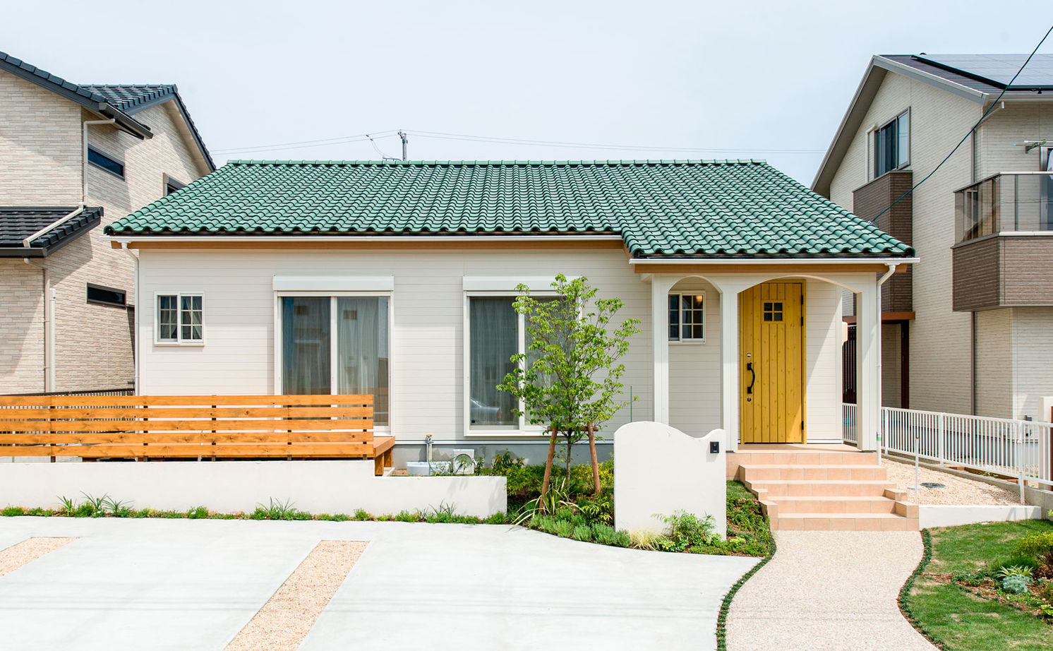 Suumo 1000万円台 平屋 緑の屋根と黄色のドアが可愛い平屋