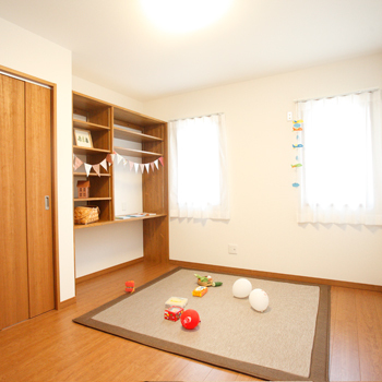 のこのこのいえ 【1000万円台/27坪】自然素材を活かした勾配天井で家族が集まる広々LDKの間取り。アーチがおしゃれな平屋の建築実例画像6