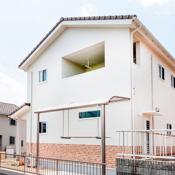 のこのこのいえ 【三重/間取図/35坪/ローコスト】景色が楽しめるインナーバルコニー!1000万円台で叶えたおしゃれな2階建ての建築実例画像2