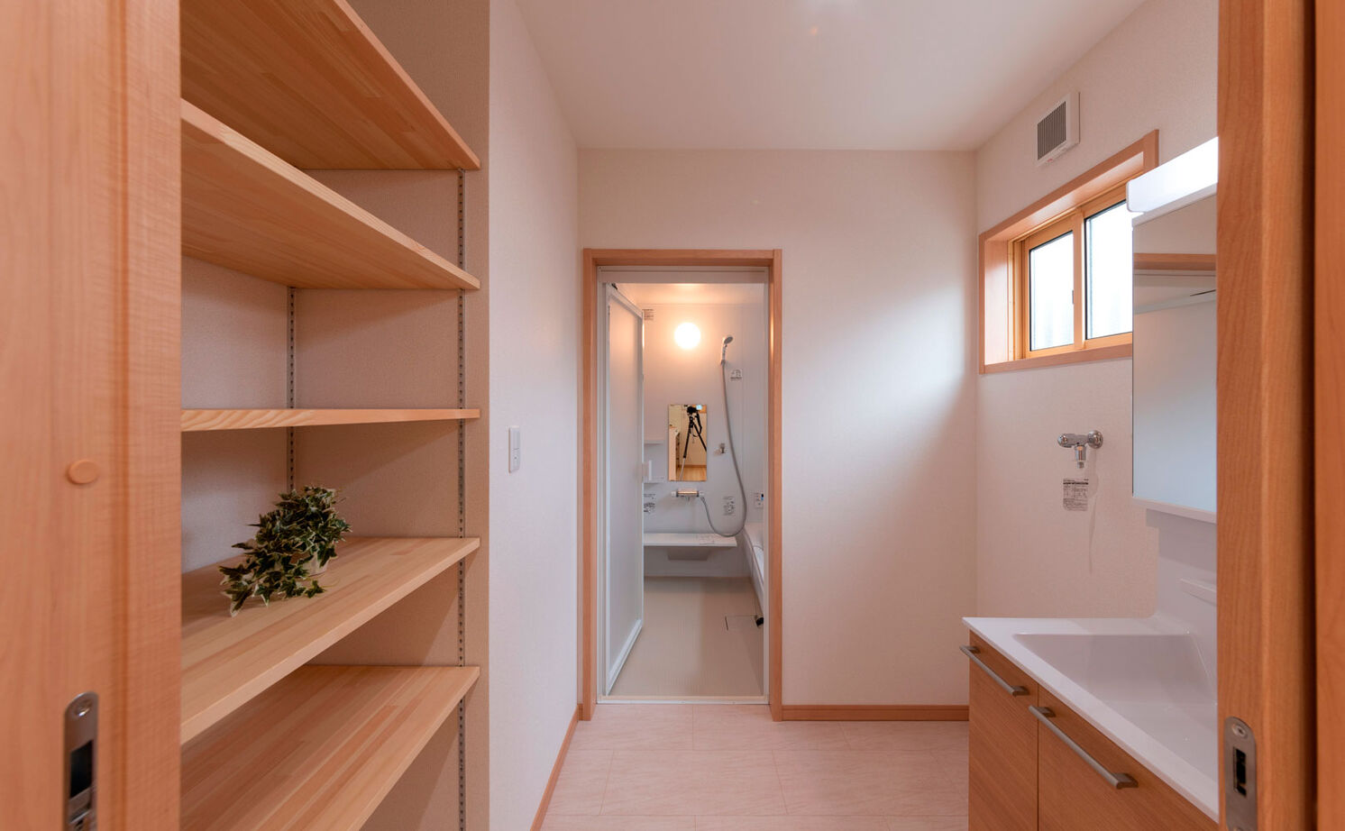 のこのこのいえ 【1600万円台｜間取り図有】畳のあるLDKは気楽に寝転べて幸せ。手づくり家具も叶った！土間収納のある実例の建築実例画像6