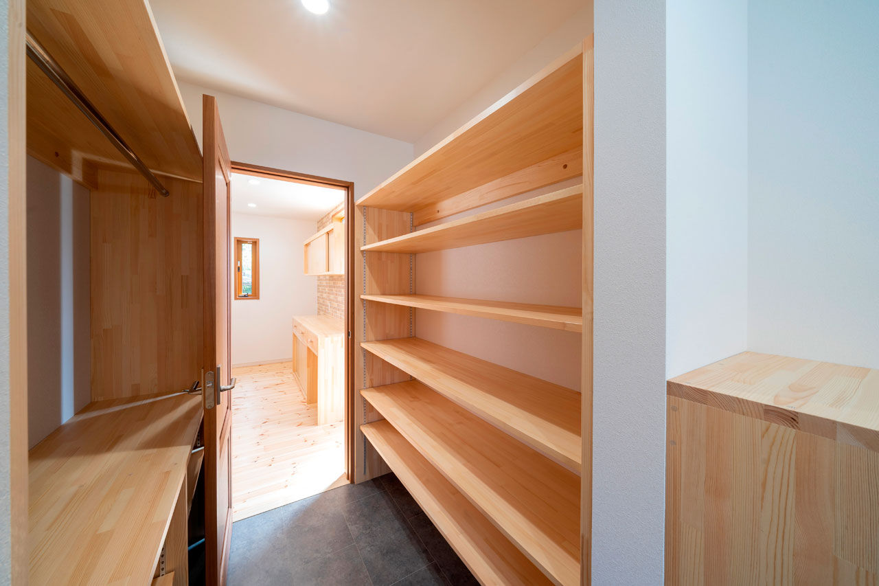 のこのこのいえ 【1320万円×20坪｜小さな平屋】変形地で駐車場3台を叶えた平屋。無垢に包まれた空間は想像以上に広々！の建築実例画像7