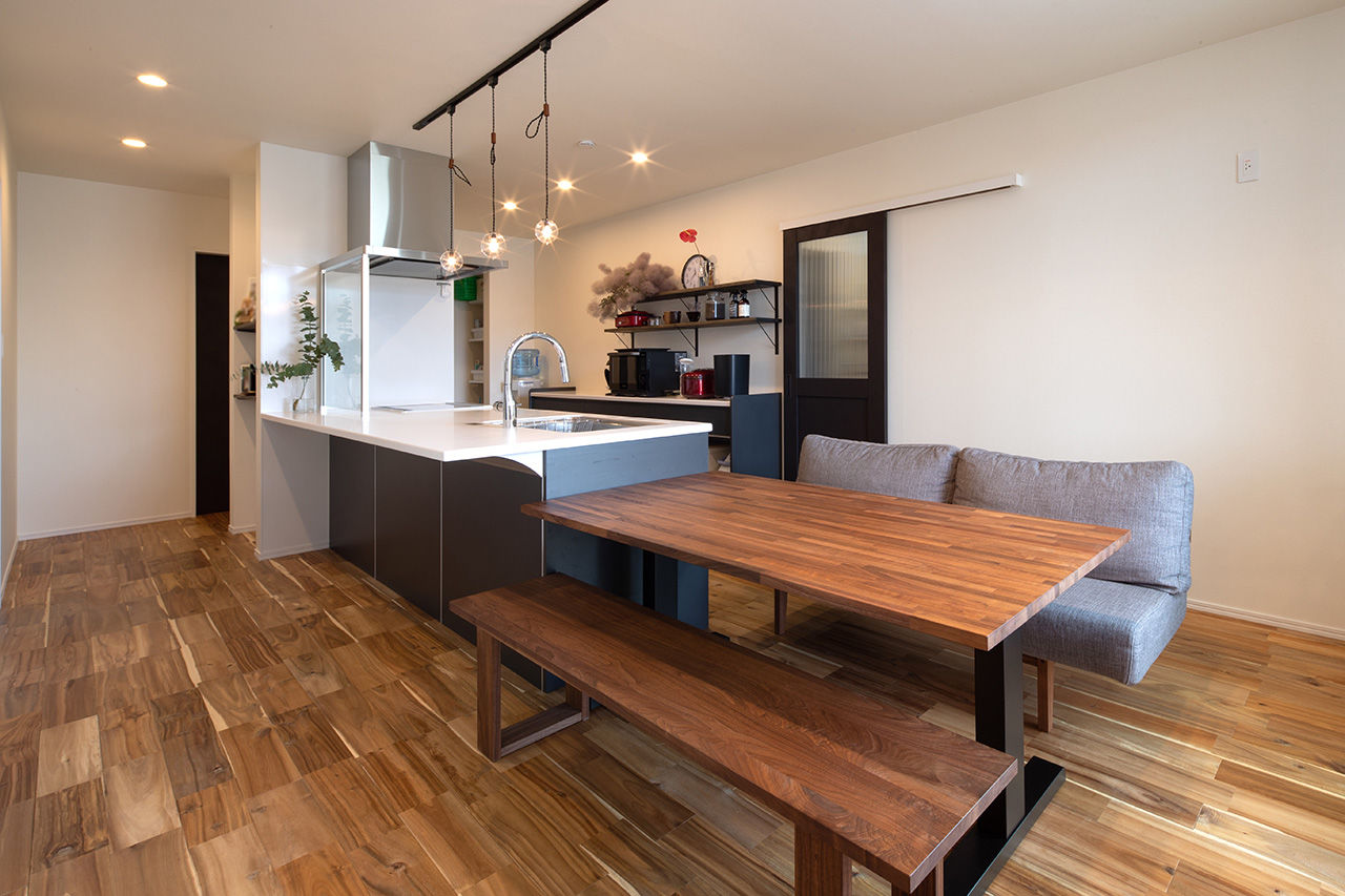 タカノホーム 【2160万円/スキップフロア/間取り図】明るく開放的な吹き抜けと遊び心ある中2階、木の香りに包まれる家の建築実例画像4