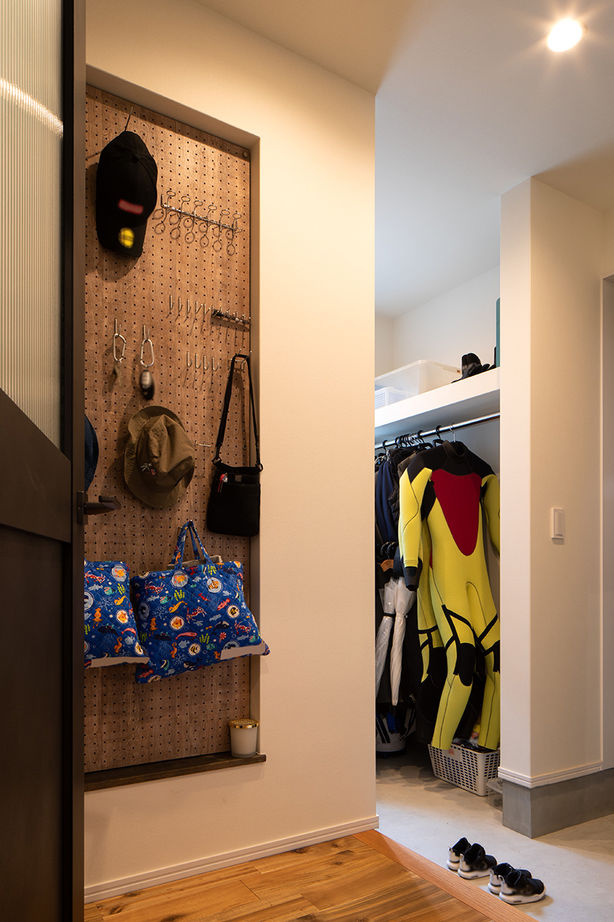 タカノホーム 【2160万円/スキップフロア/間取り図】明るく開放的な吹き抜けと遊び心ある中2階、木の香りに包まれる家の建築実例画像8