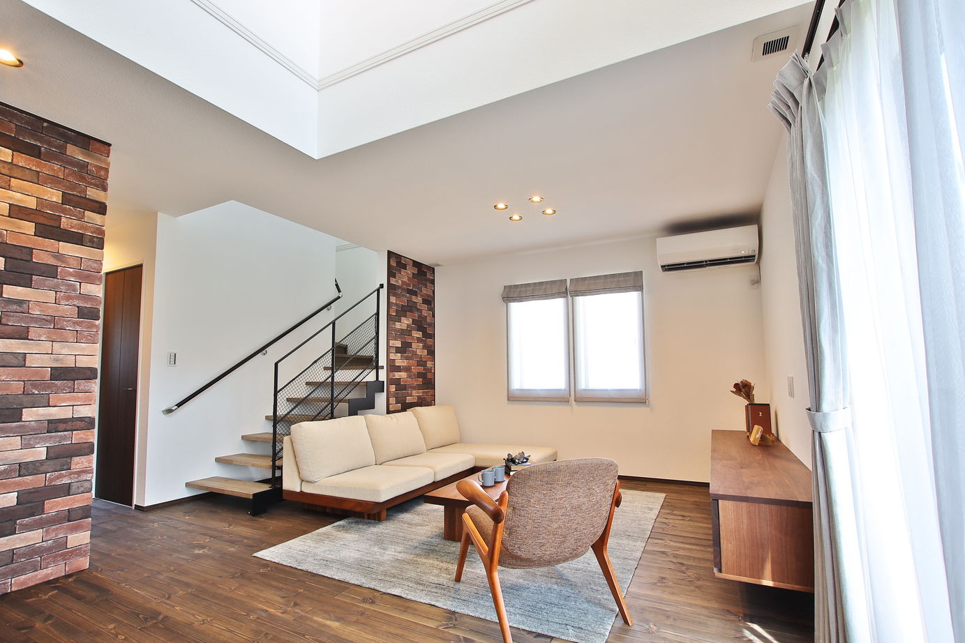 タカノホーム 【36坪/3LDK/制震装置/W断熱】和風の外観×ブルックリンスタイルな内観、安心と快適さを盛り込んだ明るい家の建築実例画像4