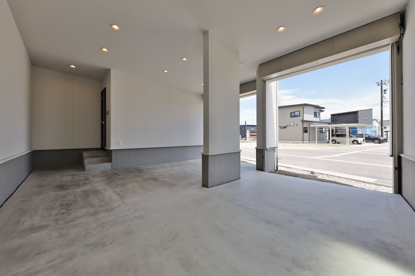 タカノホーム 【2000万円台/40坪台/4LDK/2階建て/間取り図】愛車を2台格納できるインナーガレージがあるこだわりの家の建築実例画像2