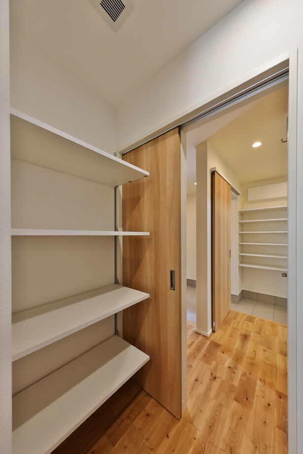 タカノホーム 【2000万円台/40坪台/4LDK/2階建て/間取り図】愛車を2台格納できるインナーガレージがあるこだわりの家の建築実例画像6