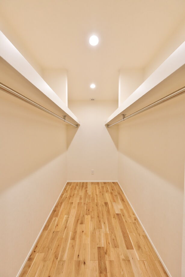 タカノホーム 【2000万円台/40坪台/4LDK/2階建て/間取り図】愛車を2台格納できるインナーガレージがあるこだわりの家の建築実例画像10