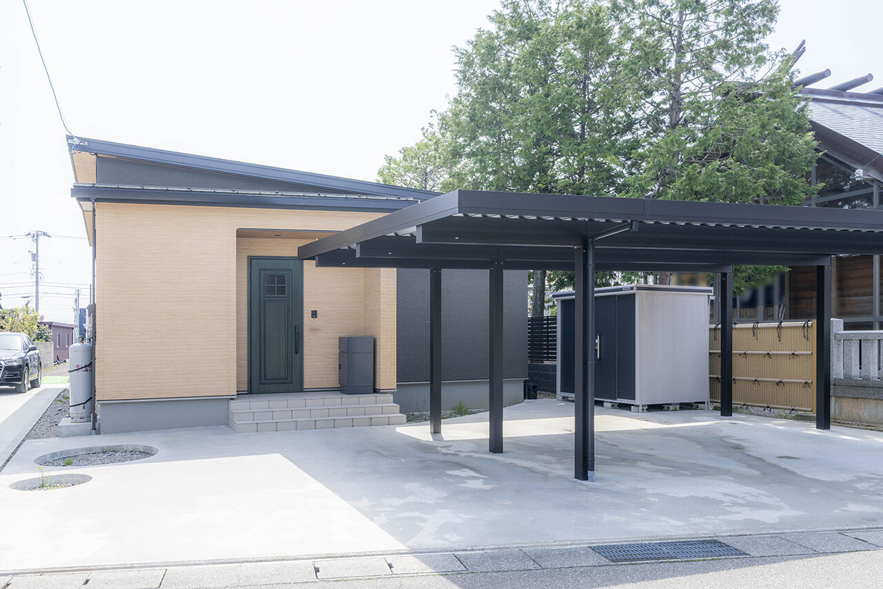 タカノホーム 【2000万円台/30坪台/4LDK/平屋/スタディコーナー】家族が集う空間と快適動線に大満足の平屋の建築実例画像1