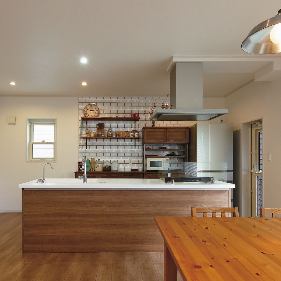 一級建築士事務所　日本住宅（室澤工務店） 【平塚市/１７４９万円/ラップサイディング/間取り図有】輸入住宅風の外観と開放感のあるリビングの建築実例画像5