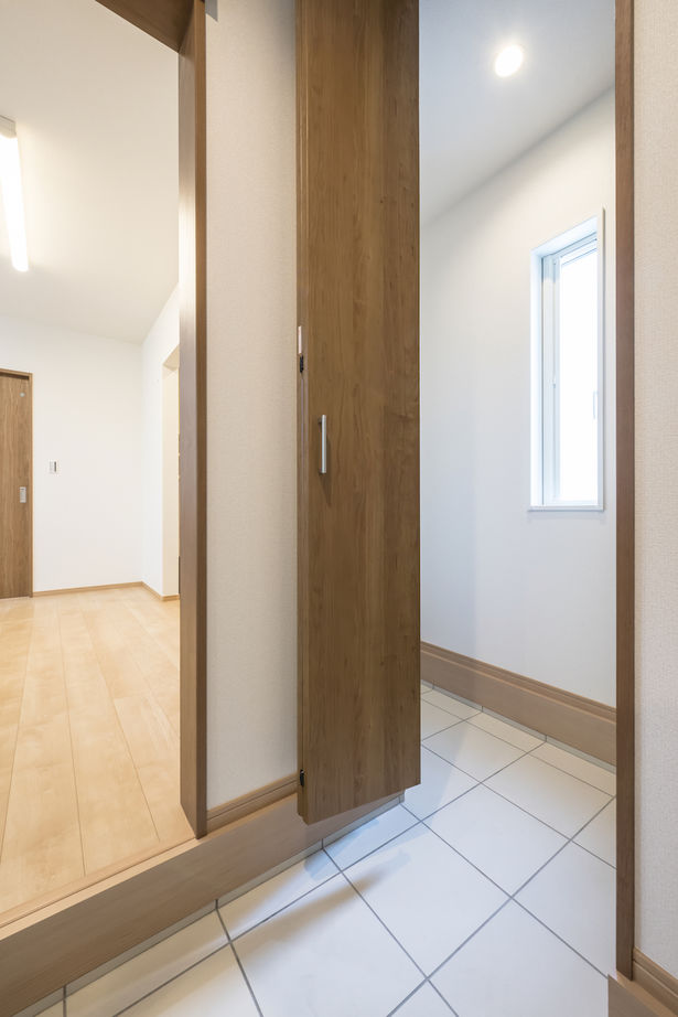 一級建築士事務所　日本住宅（室澤工務店） 【厚木市/1500万円/リビング/間取り図】生活導線・収納にこだわったローコスト住宅の建築実例画像8