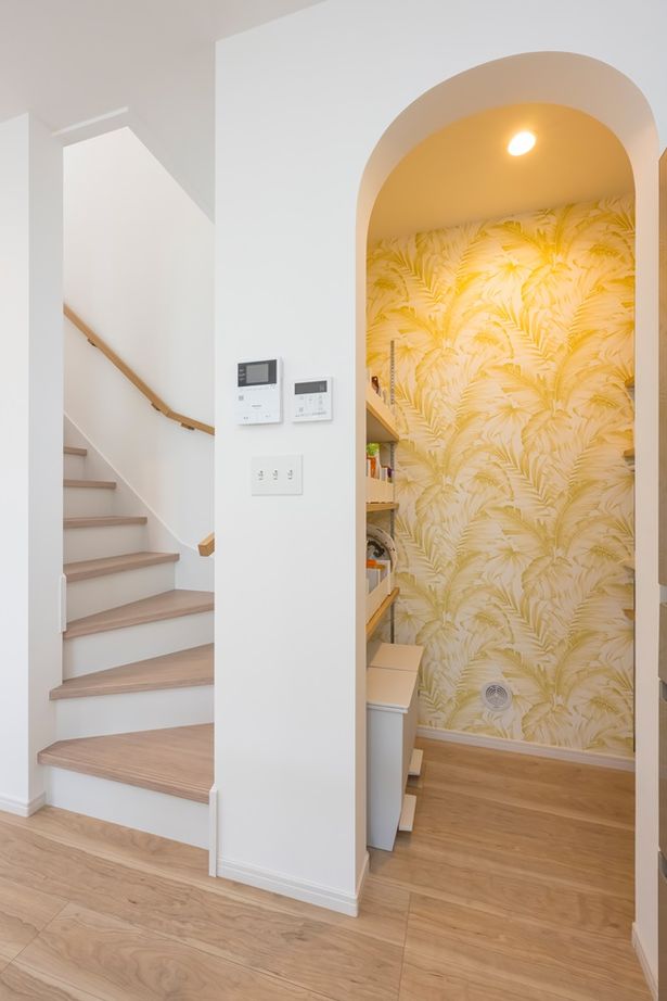 一級建築士事務所　日本住宅（室澤工務店） 【厚木市/吹抜け/間取り図有】吹抜けとカバードポーチで開放感あふれるカリフォルニアスタイルの家の建築実例画像4