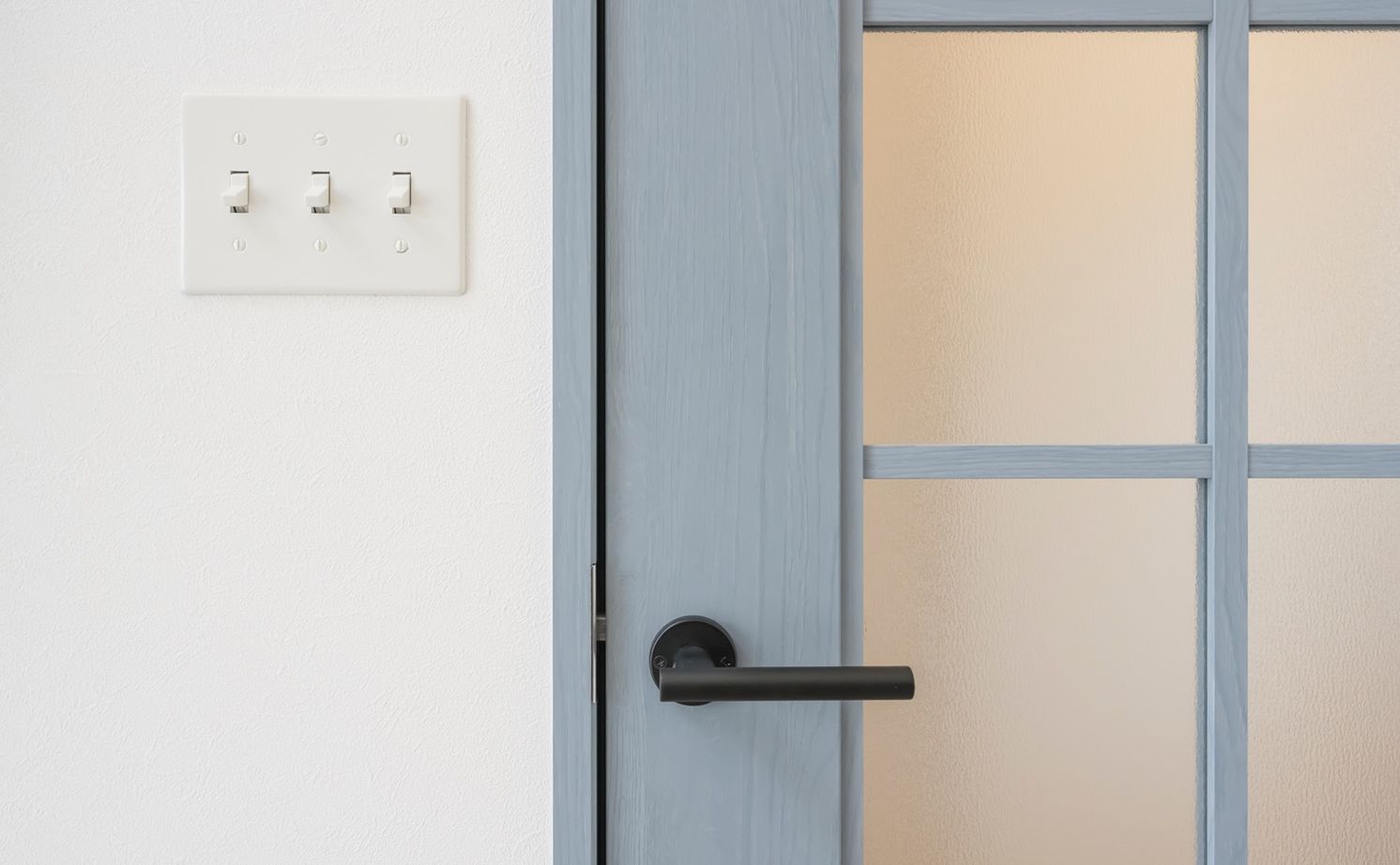 一級建築士事務所　日本住宅（室澤工務店） 【厚木市/吹抜け/間取り図有】吹抜けとカバードポーチで開放感あふれるカリフォルニアスタイルの家の建築実例画像6