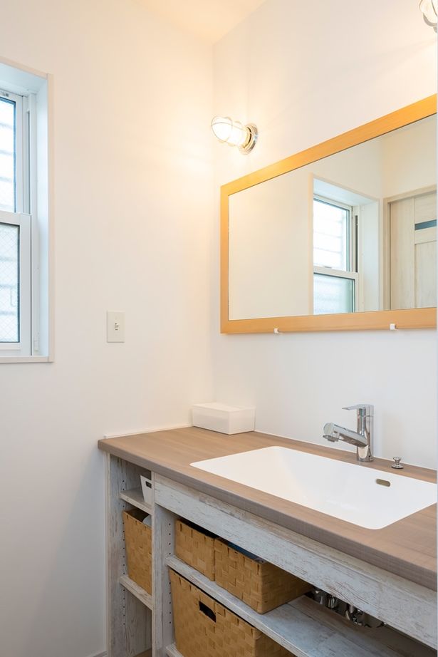 一級建築士事務所　日本住宅（室澤工務店） 【厚木市/吹抜け/間取り図有】吹抜けとカバードポーチで開放感あふれるカリフォルニアスタイルの家の建築実例画像12