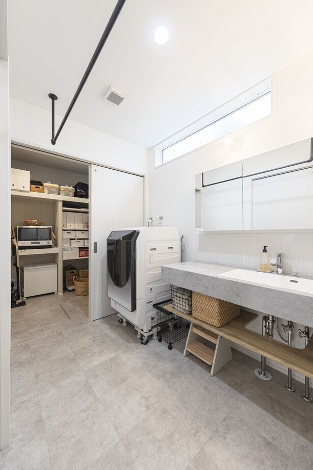 一級建築士事務所　日本住宅（室澤工務店） 【2000万円台/間取り図有】こだわりの回遊動線で家事がラクラク！開放的で温かみのある住まいの建築実例画像8