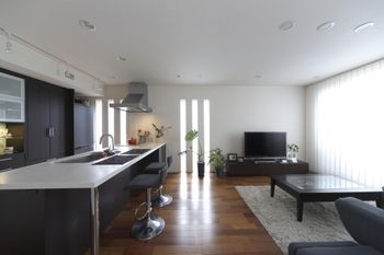 三菱地所ホーム 【狭小地】20坪で快適に暮らす工夫がいっぱい　こだわりの生活動線でスマートでおしゃれな暮らしを実現の建築実例画像4