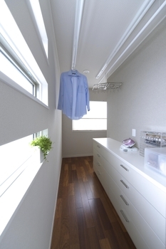 三菱地所ホーム 【狭小地】20坪で快適に暮らす工夫がいっぱい　こだわりの生活動線でスマートでおしゃれな暮らしを実現の建築実例画像7