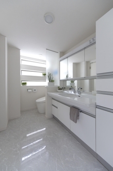 三菱地所ホーム 【狭小地】20坪で快適に暮らす工夫がいっぱい　こだわりの生活動線でスマートでおしゃれな暮らしを実現の建築実例画像8