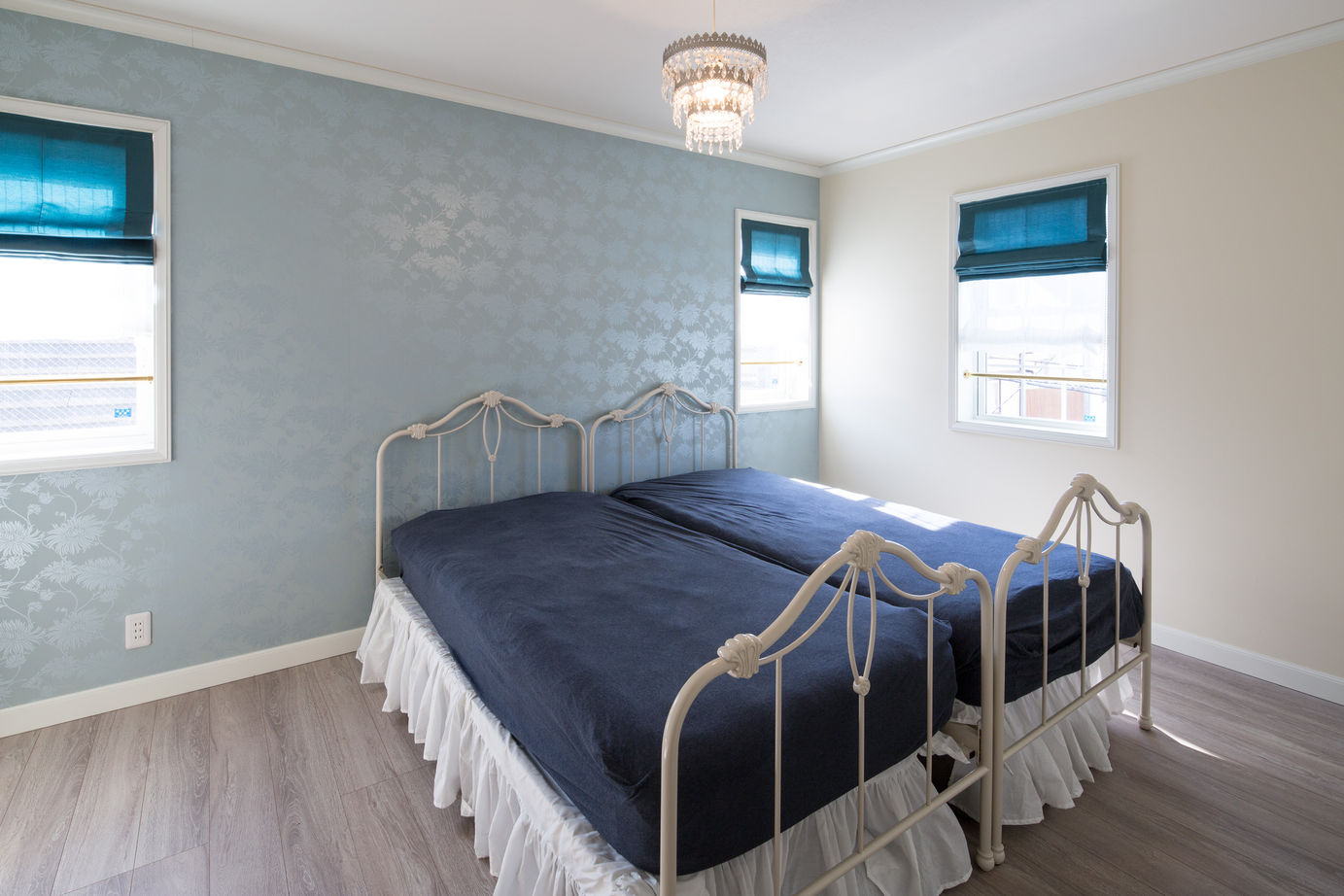 三菱地所ホーム 【狭小地／20坪台】敷地28坪のおしゃれな西欧風の家　3階建てを活かし吹抜けとビルトインガレージも実現の建築実例画像7