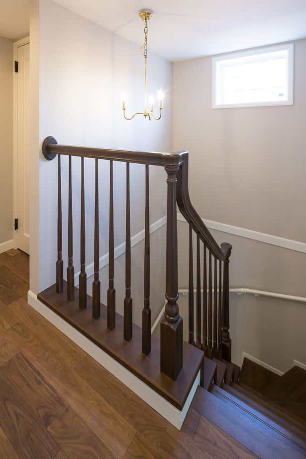 三菱地所ホーム 【狭小地／20坪台】敷地28坪のおしゃれな西欧風の家　3階建てを活かし吹抜けとビルトインガレージも実現の建築実例画像8