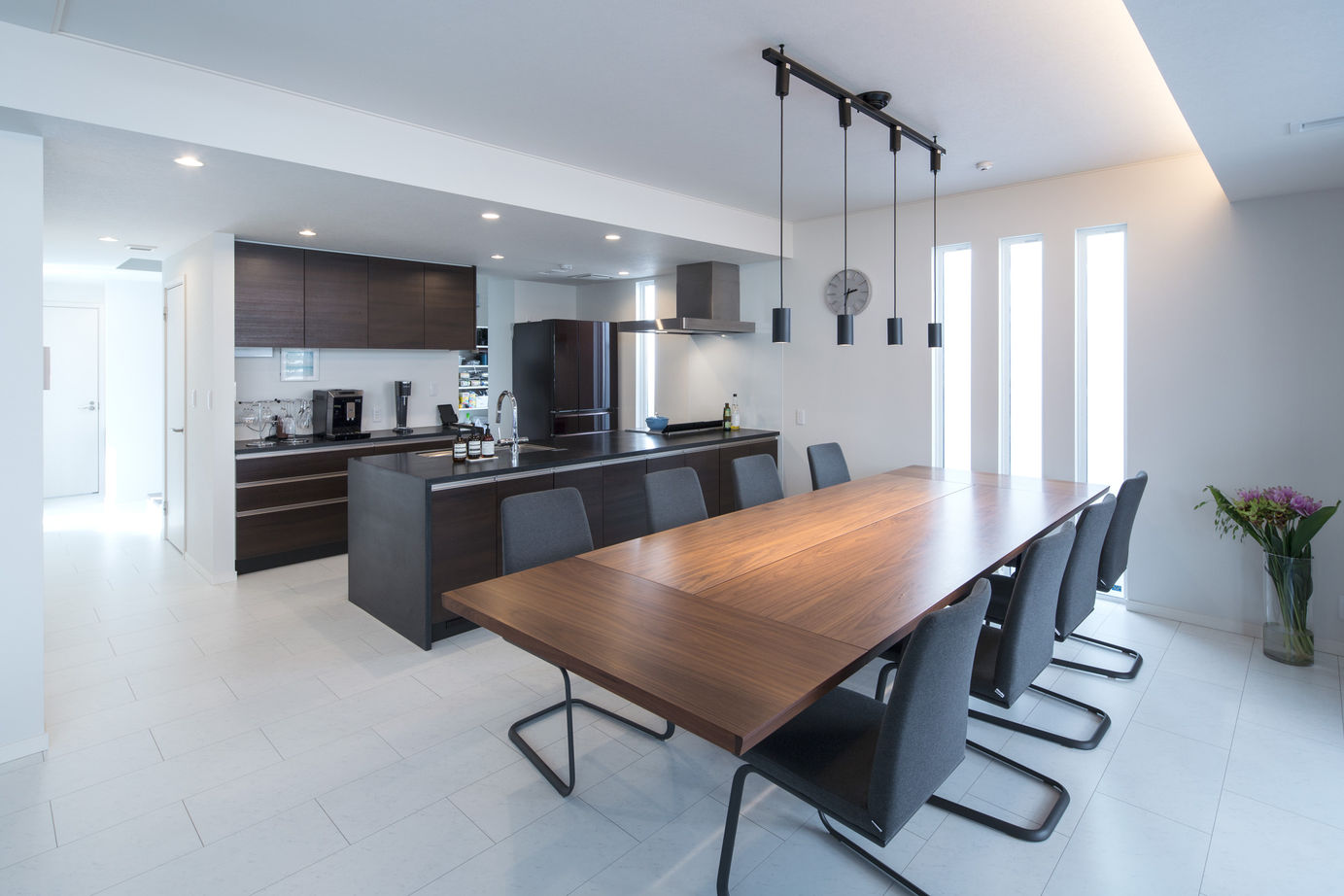 三菱地所ホーム テラスと一つの空間につながる大空間のLDK。光と風、緑を日々愉しめる上質でおしゃれな暮らしの建築実例画像3