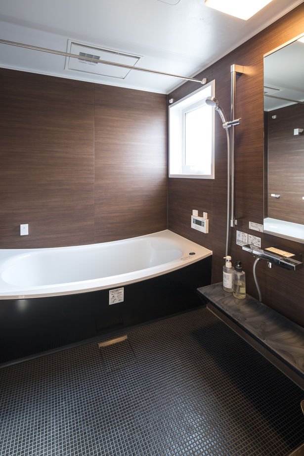 三菱地所ホーム テラスと一つの空間につながる大空間のLDK。光と風、緑を日々愉しめる上質でおしゃれな暮らしの建築実例画像17