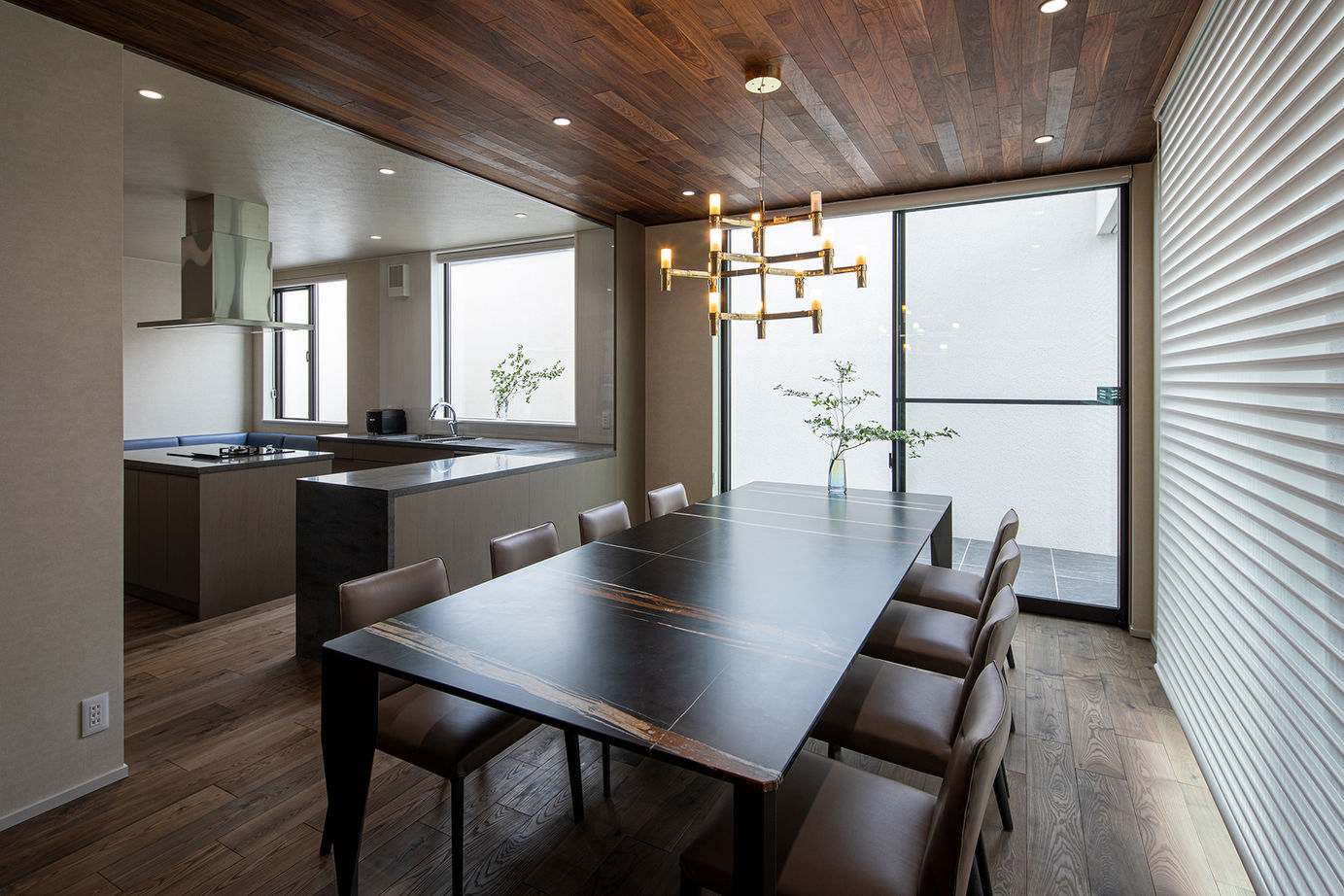 三菱地所ホーム 都市の喧騒を忘れさせるプライベートリゾート空間。容積緩和を生かして3階建てを実現の建築実例画像5