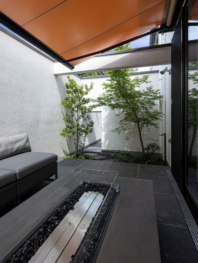 三菱地所ホーム 都市の喧騒を忘れさせるプライベートリゾート空間。容積緩和を生かして3階建てを実現の建築実例画像6