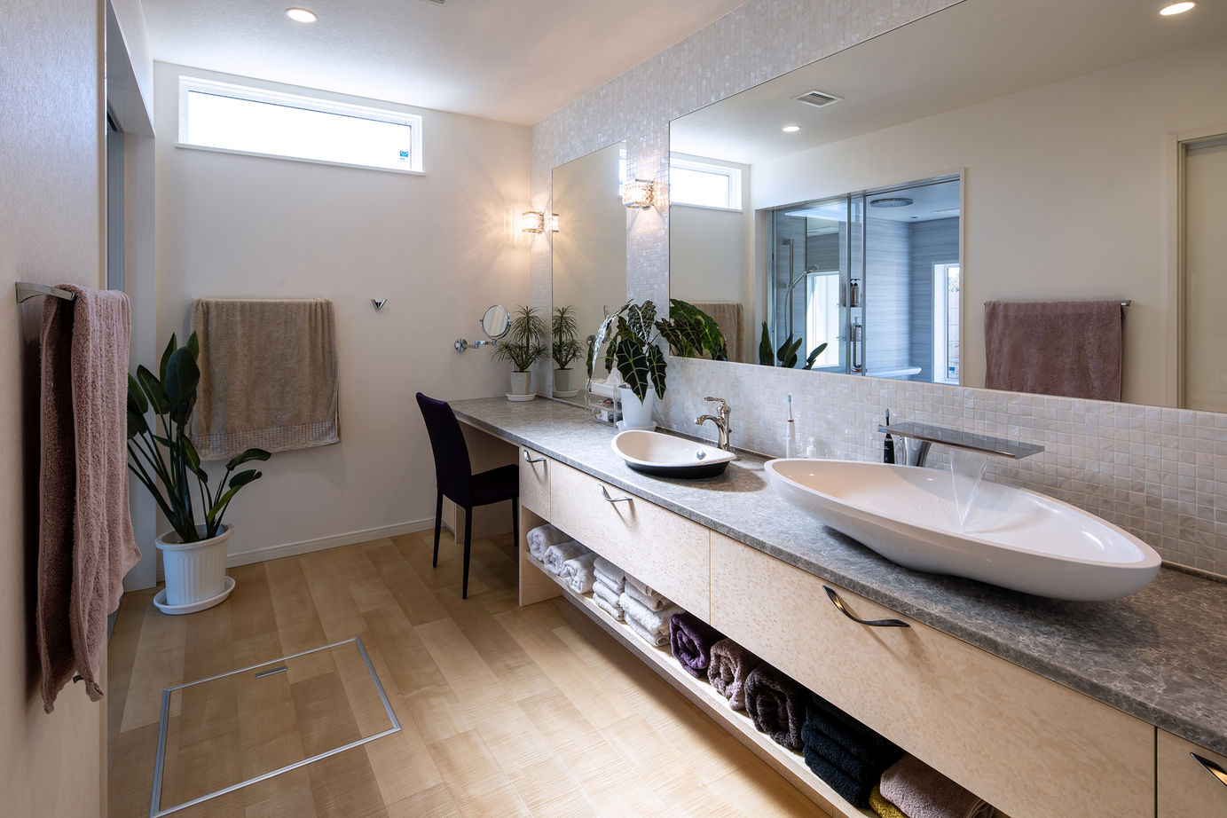 三菱地所ホーム アート感覚あふれるモダンな平屋。あまりの心地よさに、つい長居する来客が多い住まいの建築実例画像2