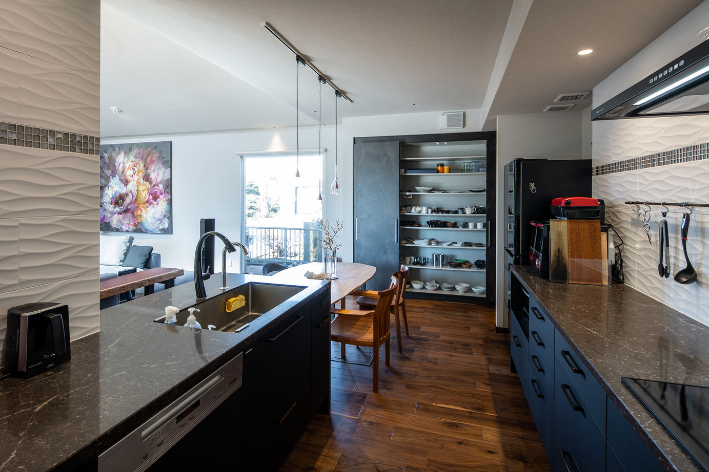 三菱地所ホーム アート感覚あふれるモダンな平屋。あまりの心地よさに、つい長居する来客が多い住まいの建築実例画像5