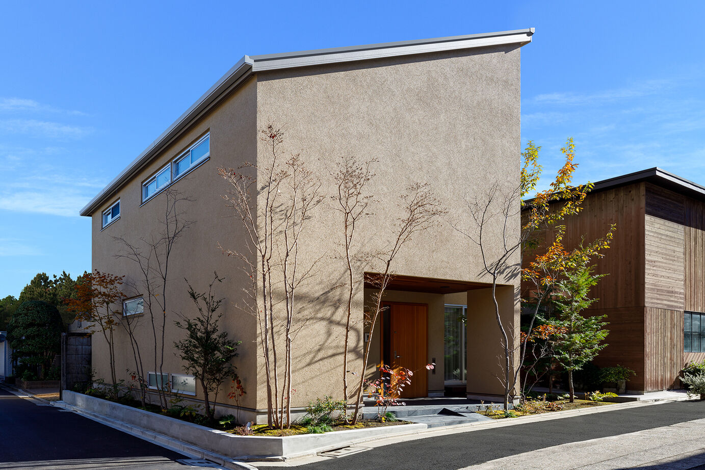 三菱地所ホーム 親子二代にわたり家づくりを依頼する信頼感。周囲の景観と馴染む、和の品格が息づく住まいの建築実例画像2