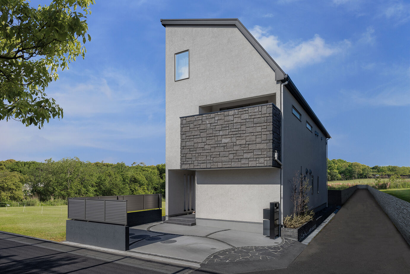 三菱地所ホーム 3階まで繋がる鉄骨階段の造形美。シックで落ち着くモダンインテリアに包まれて暮らすの建築実例画像2