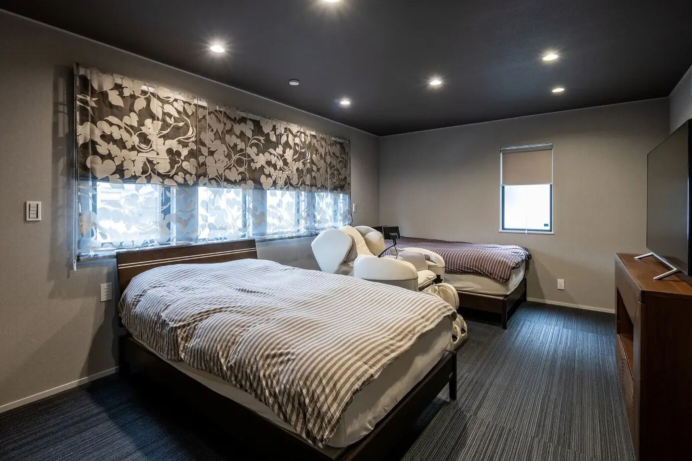 三菱地所ホーム 街の中で存在感を放つフォルム。家族と愛犬が心地よく住まう、3階建ての都市邸宅の建築実例画像7