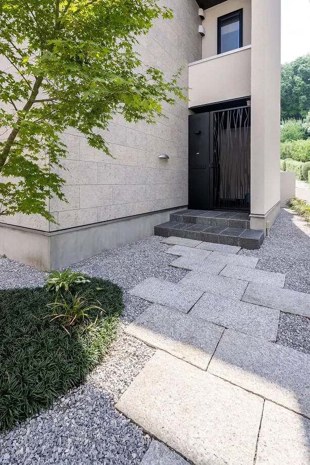 三菱地所ホーム 街の中で存在感を放つフォルム。家族と愛犬が心地よく住まう、3階建ての都市邸宅の建築実例画像10