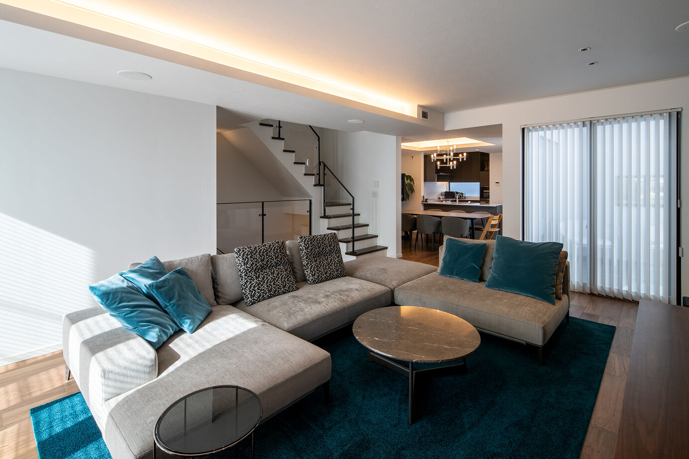 三菱地所ホーム 内と外、地下と地上、モダンと伝統。つながる心地よさが家族を笑顔にする3層の家の建築実例画像3