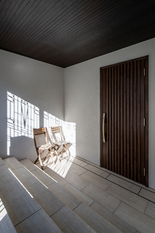 三菱地所ホーム 内と外、地下と地上、モダンと伝統。つながる心地よさが家族を笑顔にする3層の家の建築実例画像10