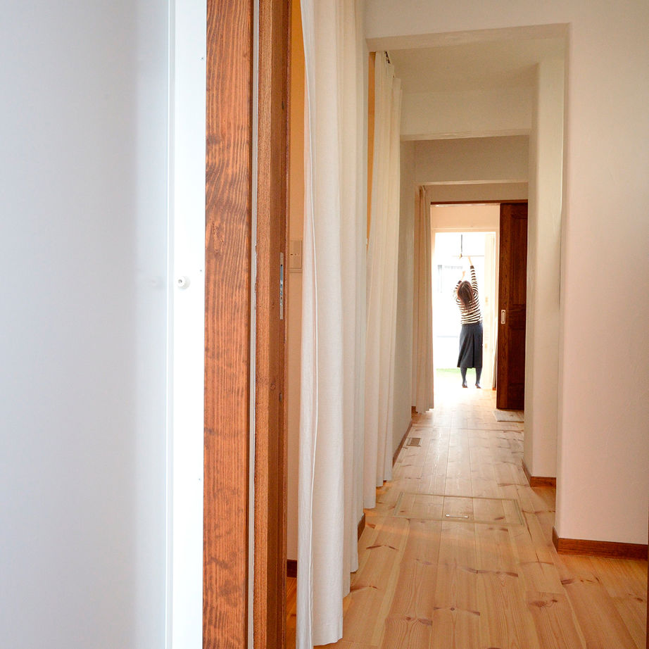 アイジースタイルハウス 外観一体型のガレージハウス／クールなシンプルモダンな家。「健康的に暮らせる家を建てたくて決めました」の建築実例画像4