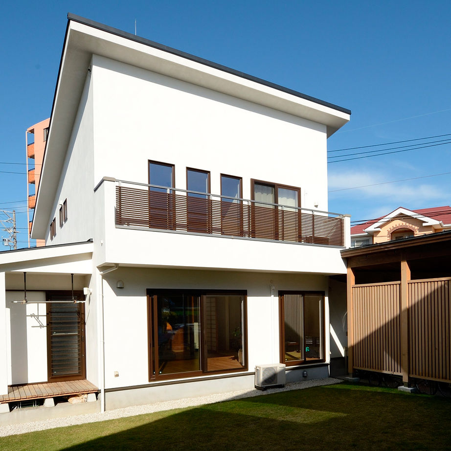 アイジースタイルハウス 外観一体型のガレージハウス／クールなシンプルモダンな家。「健康的に暮らせる家を建てたくて決めました」の建築実例画像9